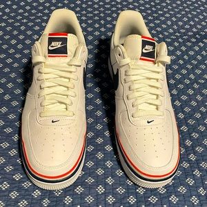 Nike Air Force 1 Low 'USA' Mens
Sneakers
